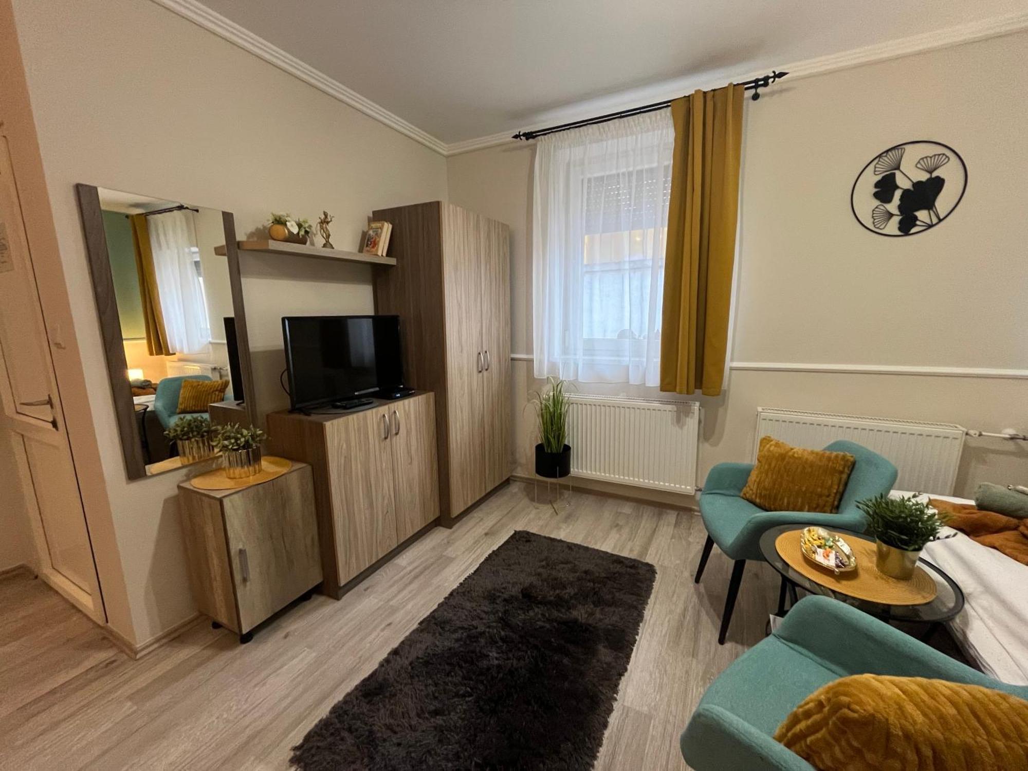 Oreo Apartman 埃格尔 外观 照片